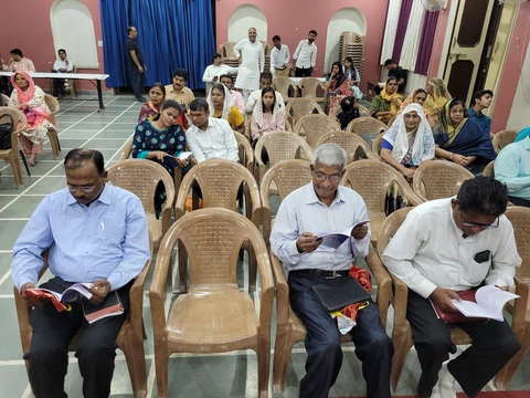 ल्यूक की पुस्तक समर्पित