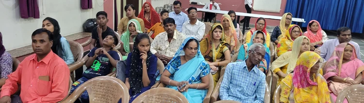 ल्यूक की पुस्तक समर्पित